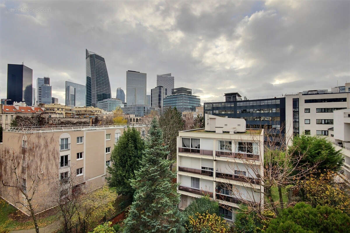 Appartement à COURBEVOIE