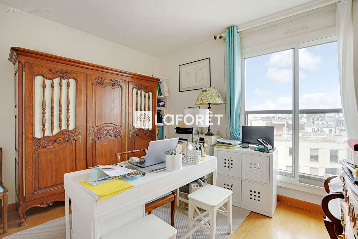 Appartement à LEVALLOIS-PERRET