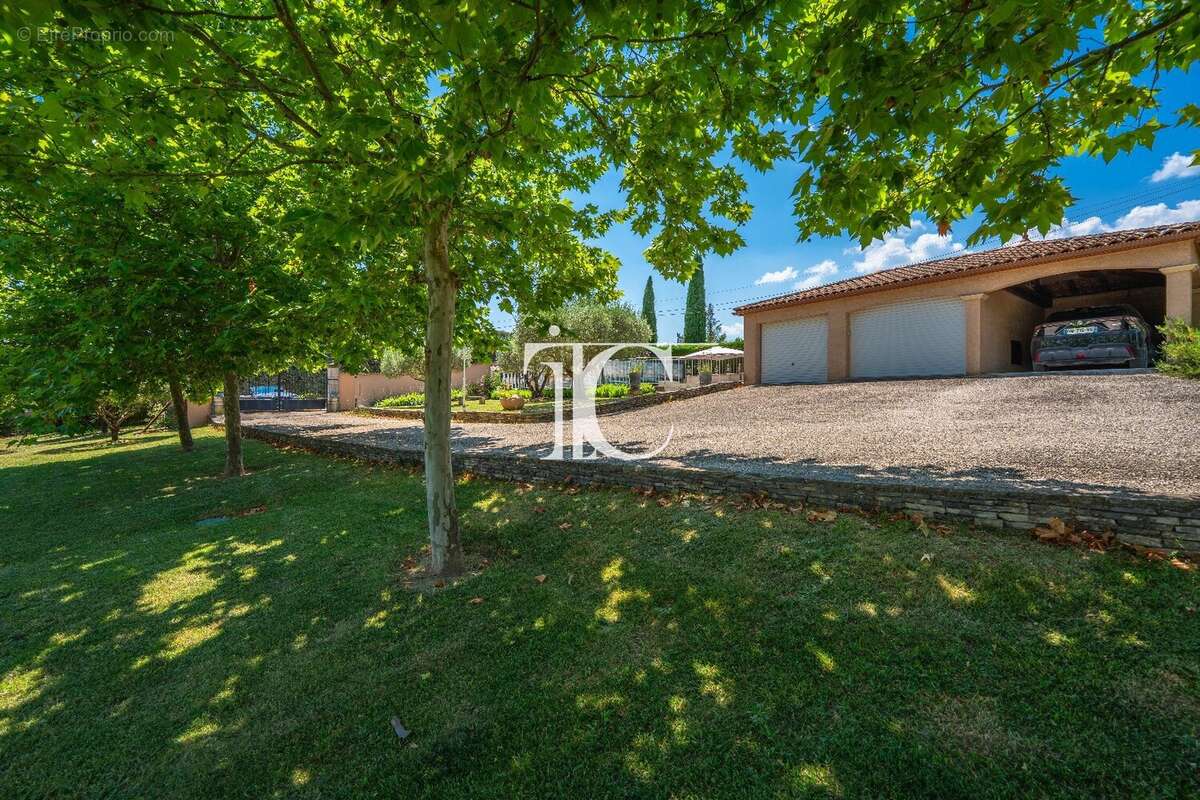 Maison à SAINT-JULIEN-DE-CASSAGNAS