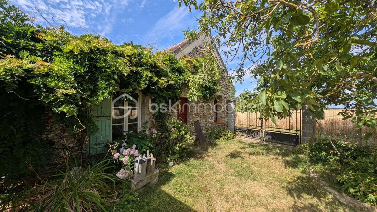 Exclusivité :  Maison rénovée avec grange et terrain constructible en sus (offert) - photo 27