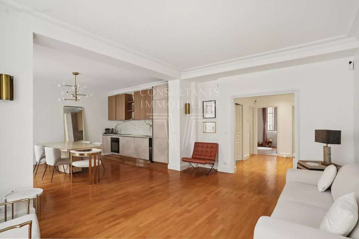 Appartement à NEUILLY-SUR-SEINE