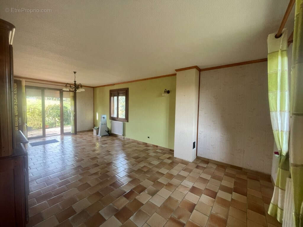 Maison à LA BAZOCHE-GOUET