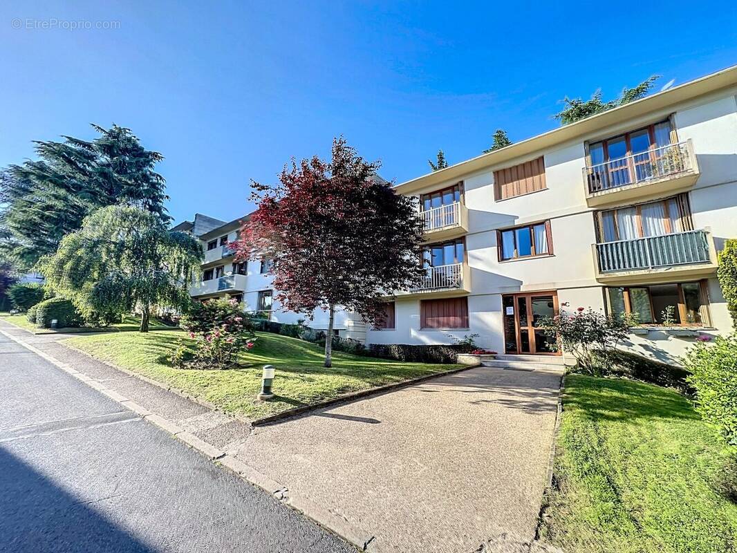 Appartement à GARCHES