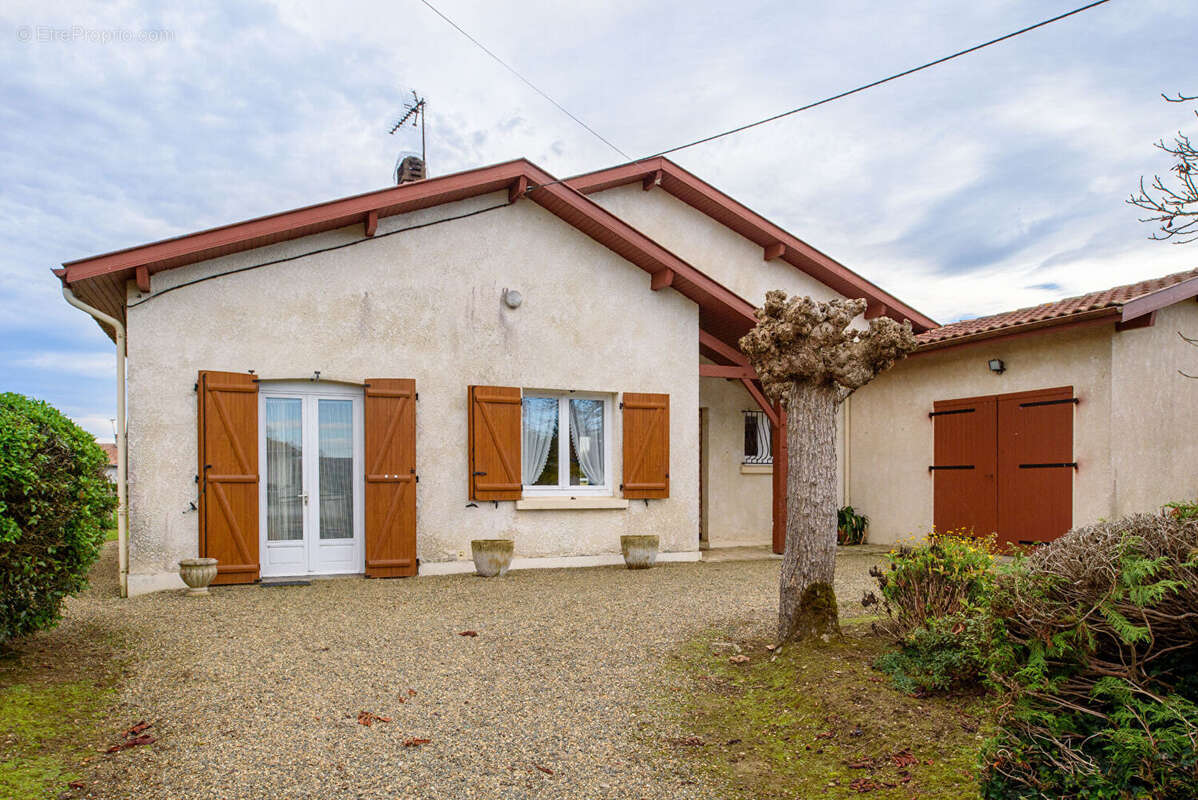 Maison à AMOU