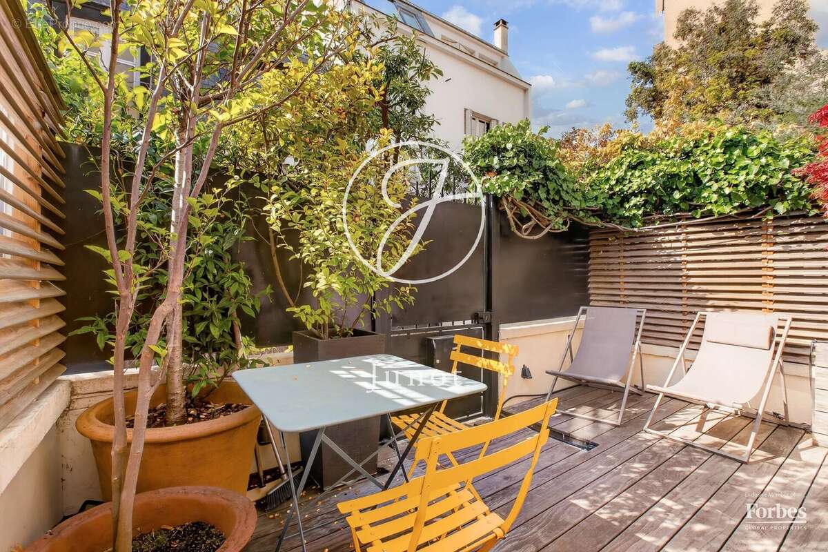 Maison à PARIS-16E