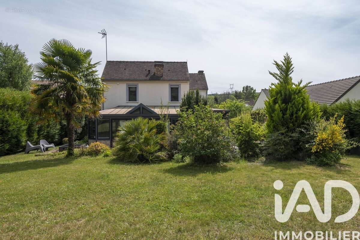 Photo 3 - Maison à LE VAL-SAINT-GERMAIN