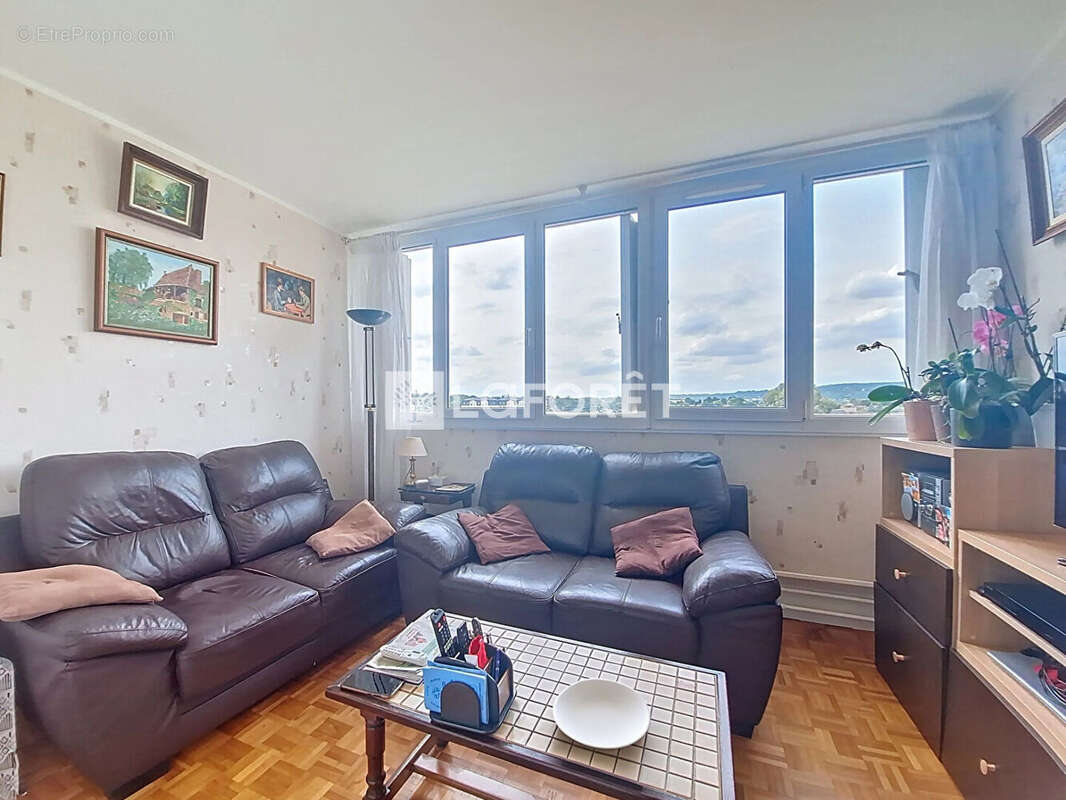 Appartement à VERNEUIL-SUR-SEINE