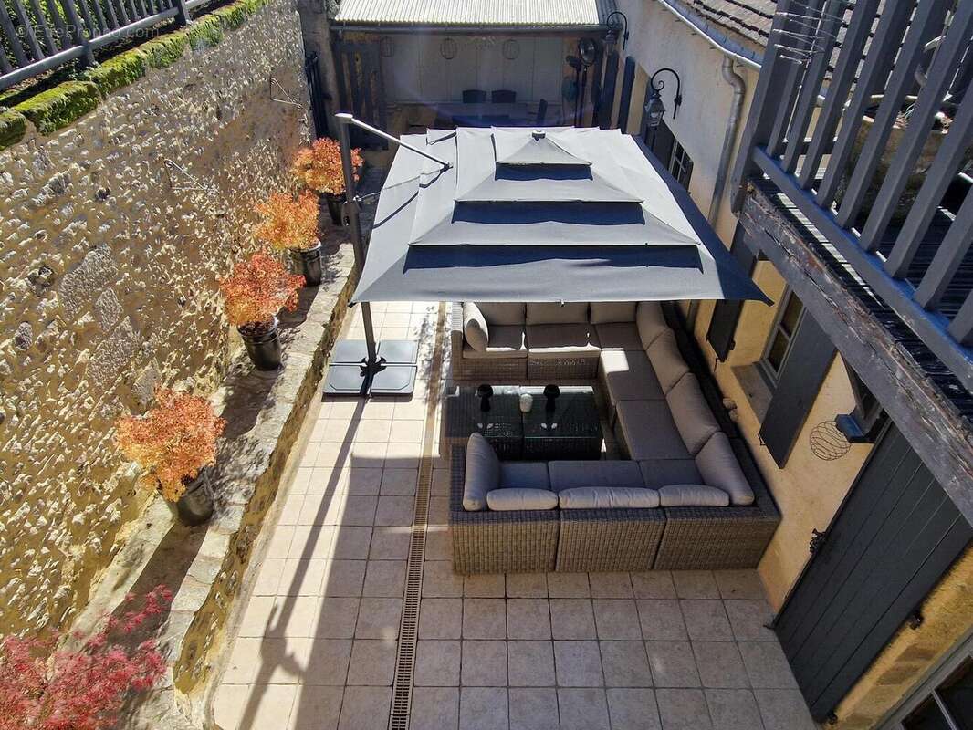 20251017152800 - Maison à LE BUGUE