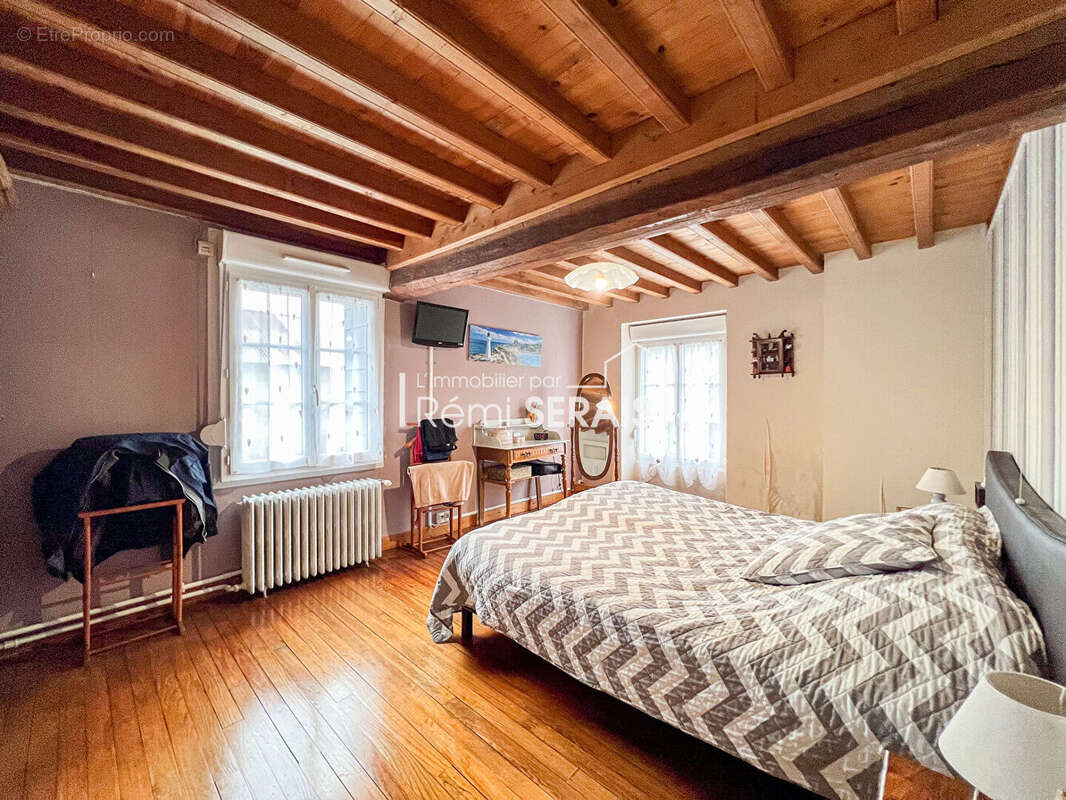 Maison à SAIRES-LA-VERRERIE
