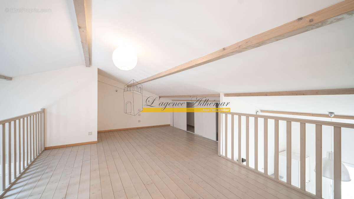 Montélimar, quartier Saint James, à vendre duplex avec terrasse. - photo 9