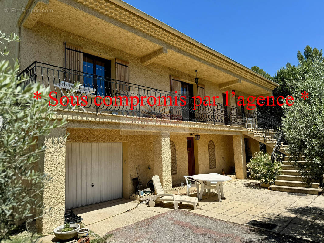 Maison à L'ISLE-SUR-LA-SORGUE