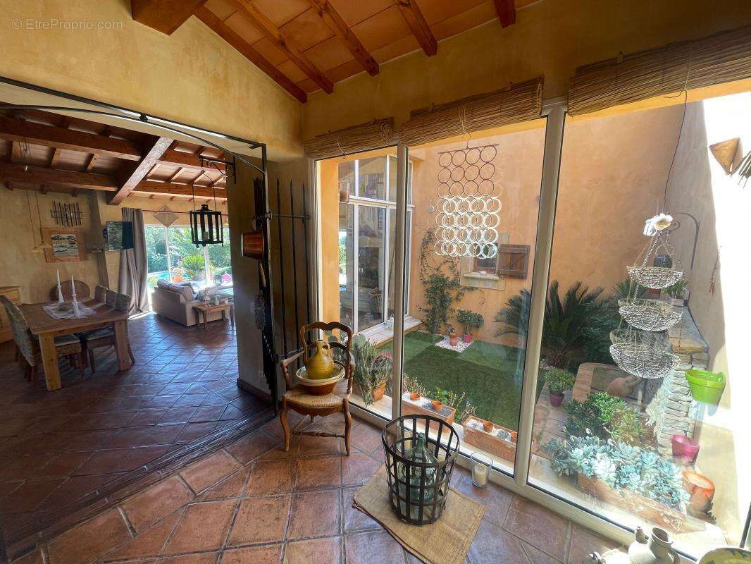 Maison à LA CADIERE-D&#039;AZUR