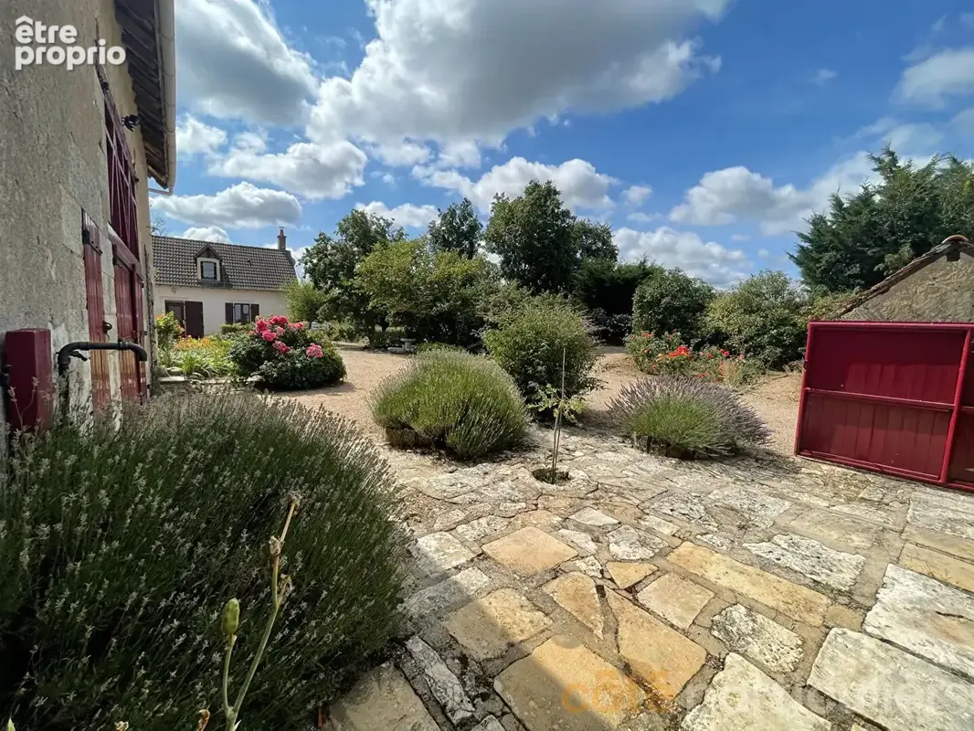 Maison  5 mn de LIGNIERES  avec piscine et terrain - photo 5