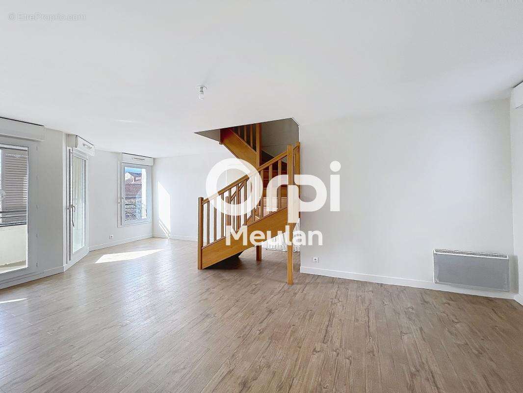 Appartement à LES MUREAUX