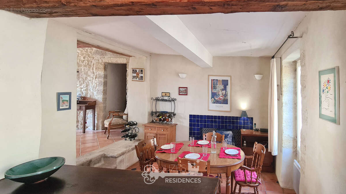 Maison à SAINTE-ANASTASIE
