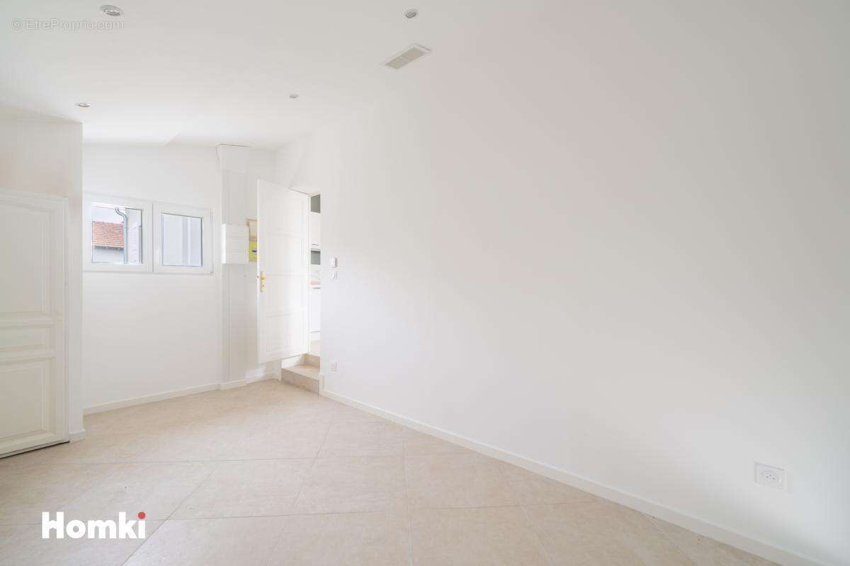 Maison à MONTELIMAR