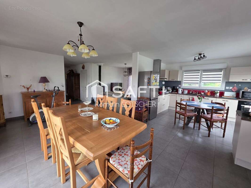 Photo 2 - Maison à FAVERNEY