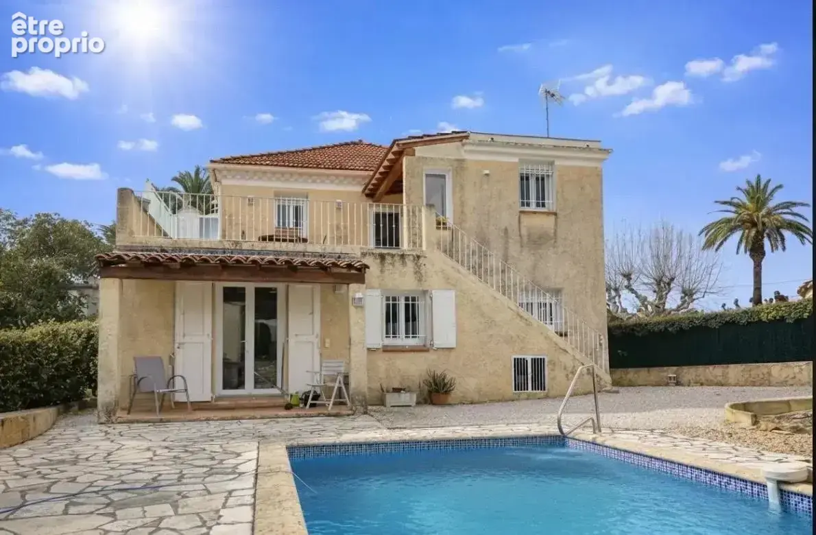 Maison 8 pièces 191 m² à vendre à Saint-Cyr-Sur-Mer (83270) - photo 3