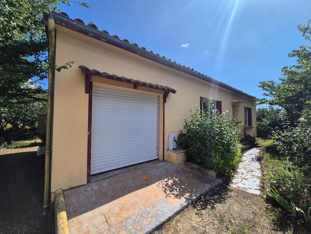 Photo 2 - Maison à LA JONCHERE
