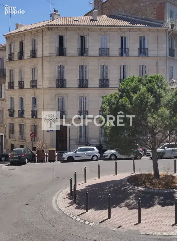 Appartement Marseille T3/4 avec cour CINQ AVENUES - photo 5
