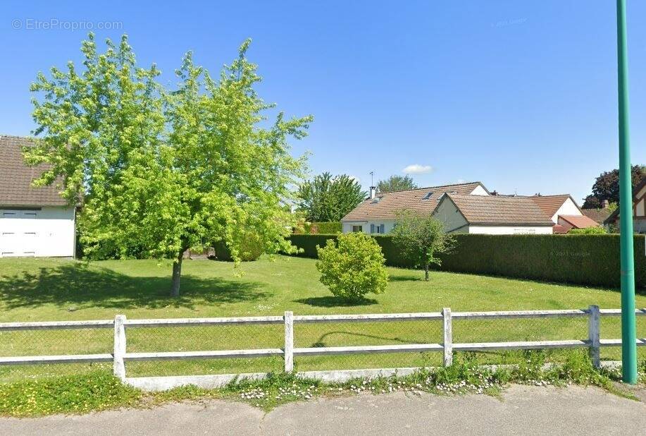 Terrain à SAINT-SEBASTIEN-DE-MORSENT