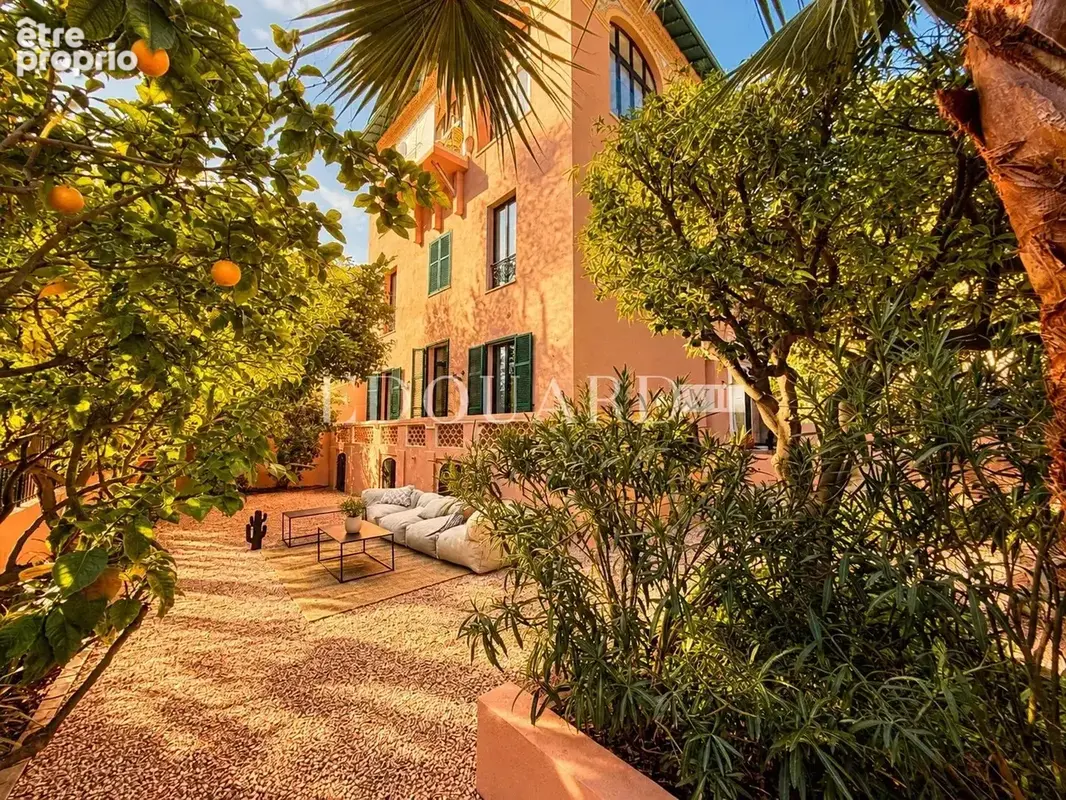 Demeure d’exception avec jardin, piscine, jacuzzi et panorama extraordinaire sur la baie de Menton - photo 15