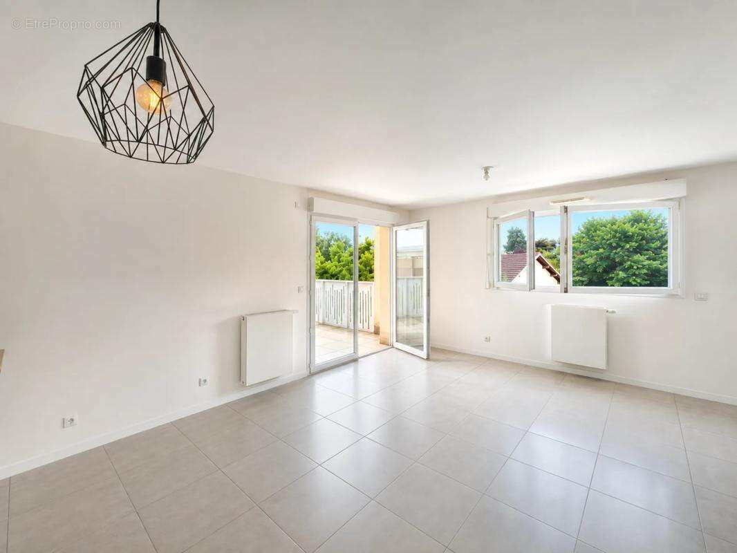 Vétraz-Monthoux – T3 récent avec balcon et double garage - photo 4