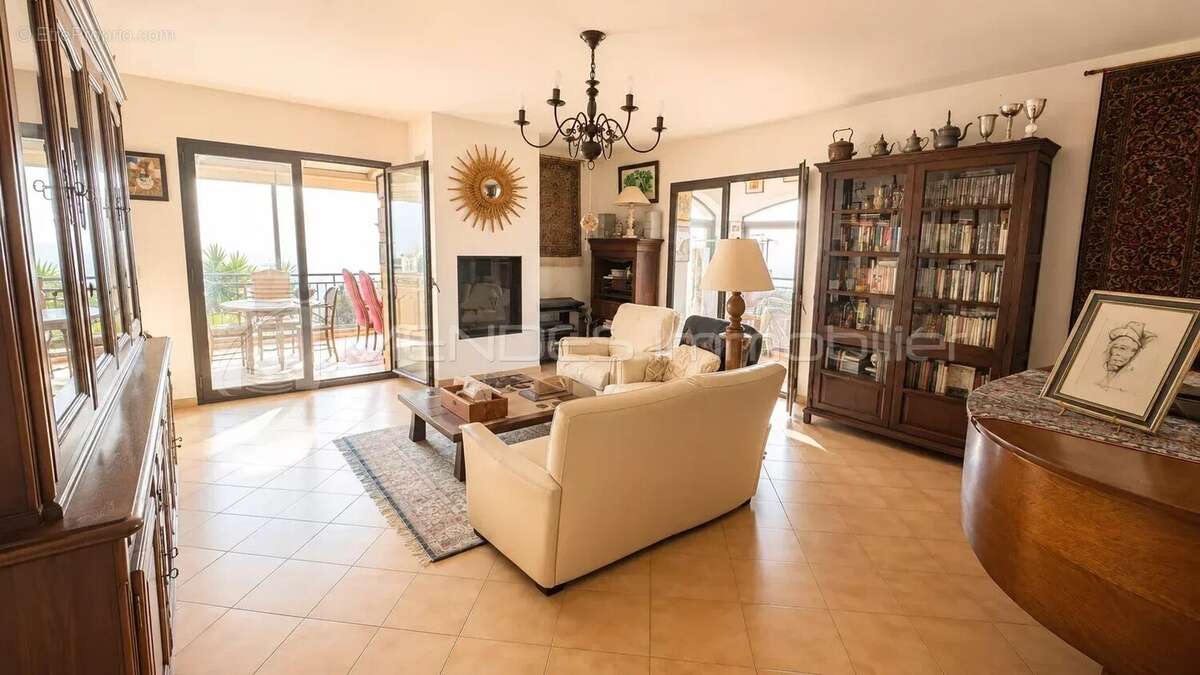 Vue spectaculaire villa avec piscine a menton - photo 9