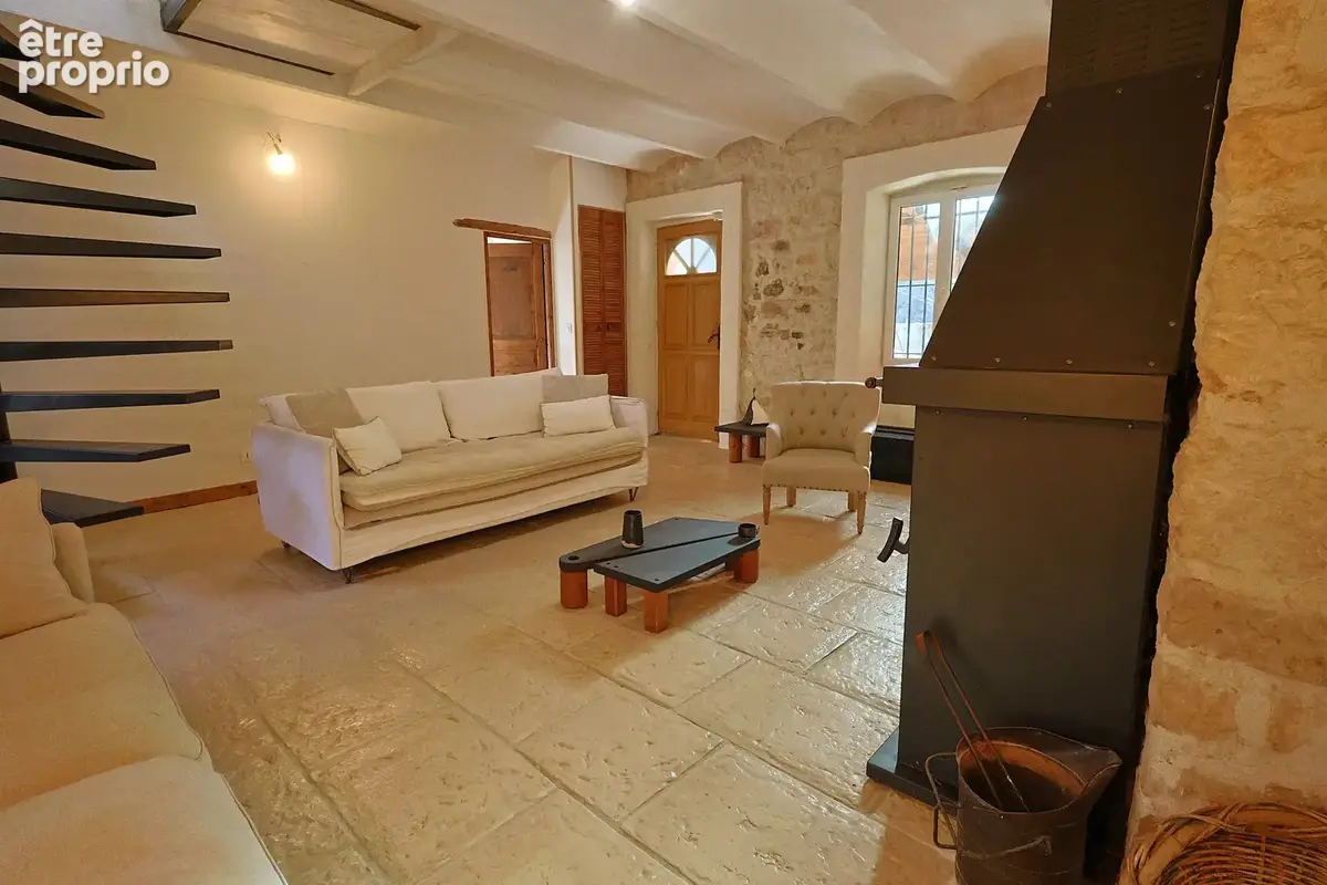 Exclusivité – vallauris – ancienne bergerie rénovée – 193 m² – 5 chambres – piscine - photo 16