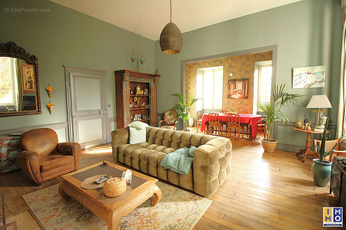 Maison à MEHUN-SUR-YEVRE