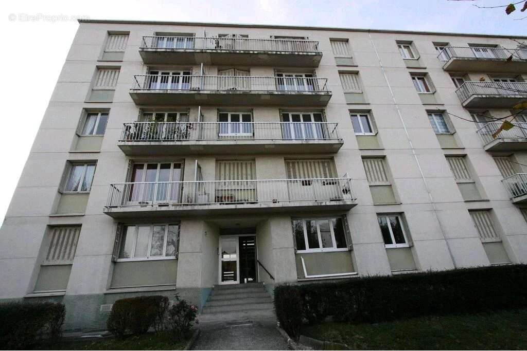 Appartement à FONTAINE