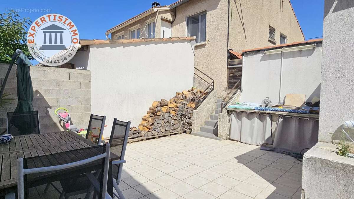 Appartement à ROGNAC