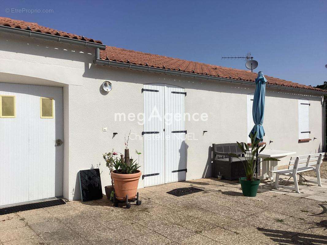 Charmante maison,deux chambres,à proximité des commerces et du port de l'Aiguillon la presqu'ile - photo 2