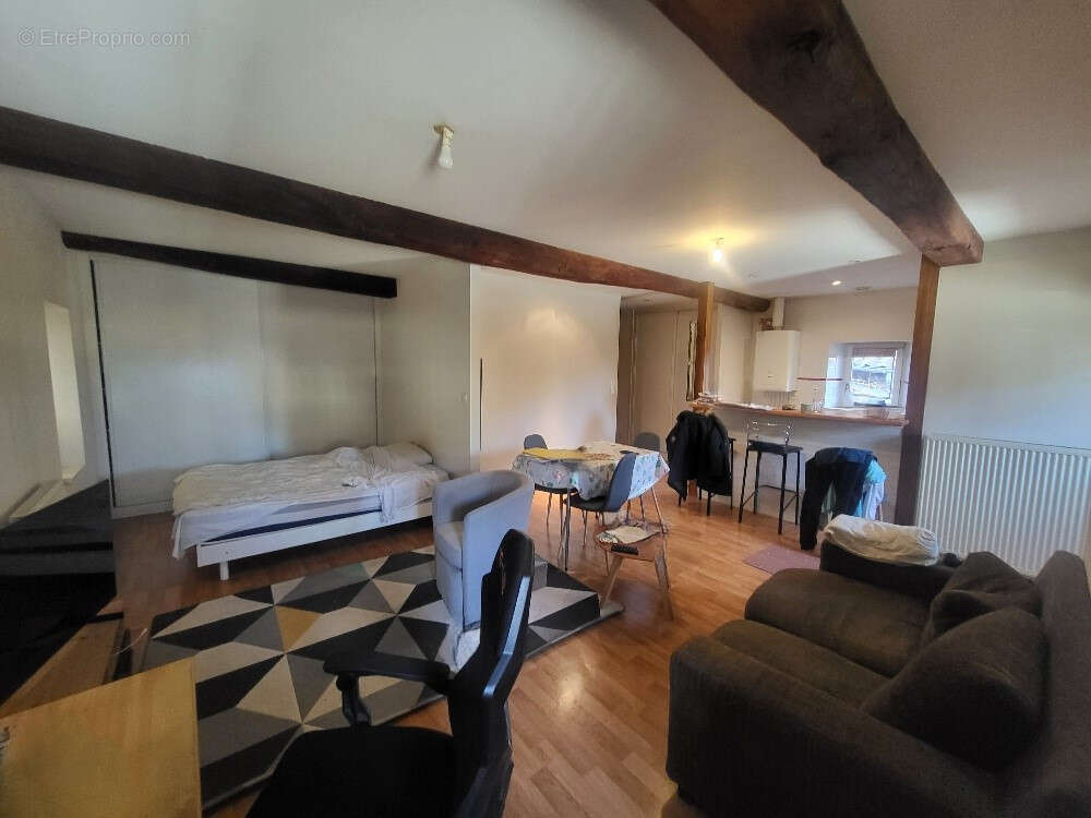 Appartement à PONT-DE-VEYLE