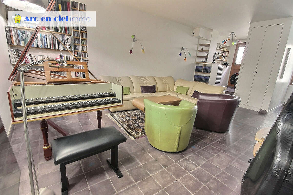Appartement à PARIS-10E