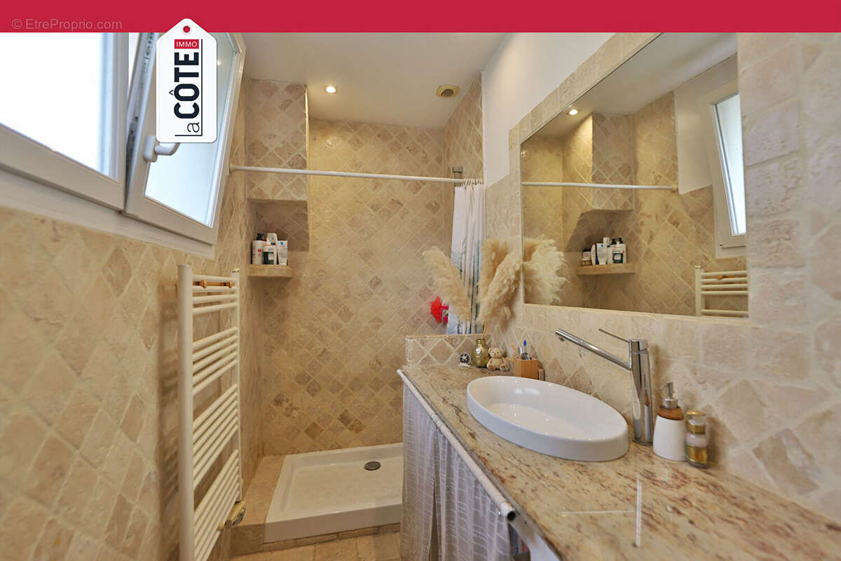 Maison à CHATEAUNEUF-LES-MARTIGUES