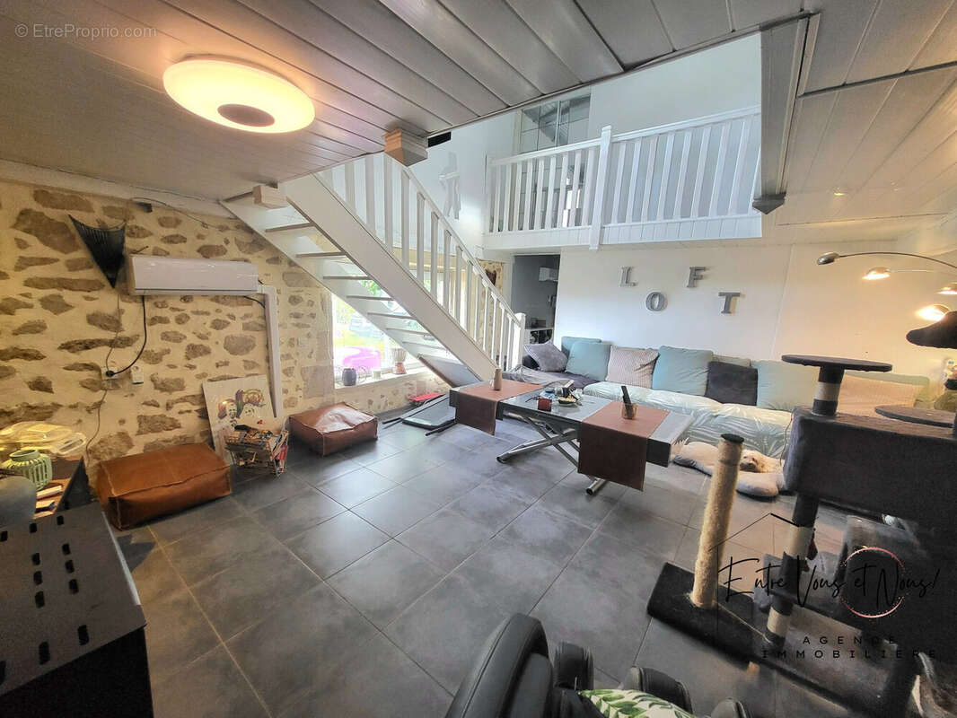 Maison à SAINT-PIERRE-DE-MONS