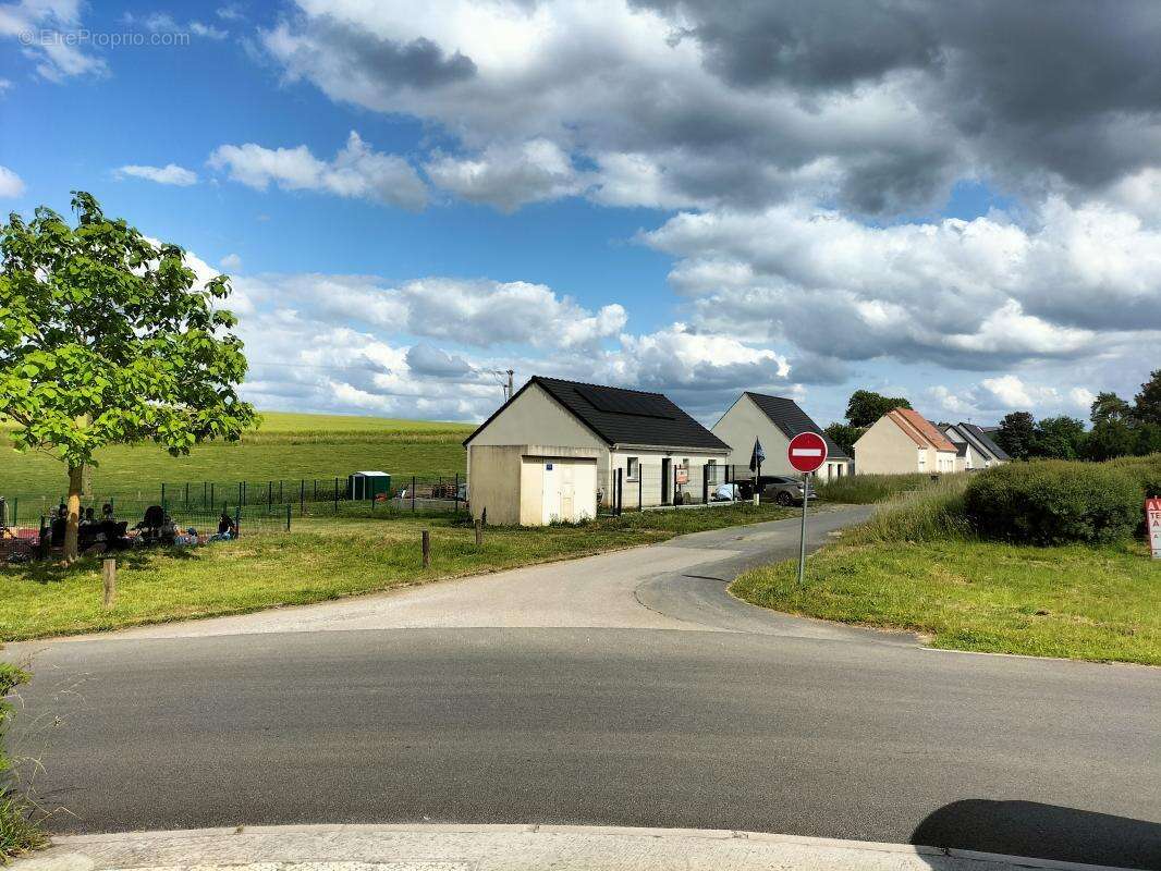 Terrain à SAVIGNIES