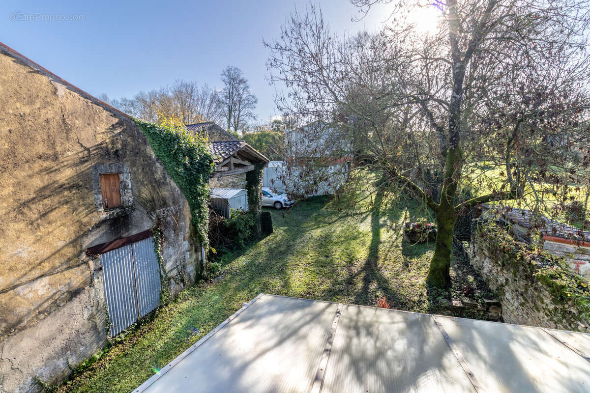 Maison à SAINT-SAVINIEN