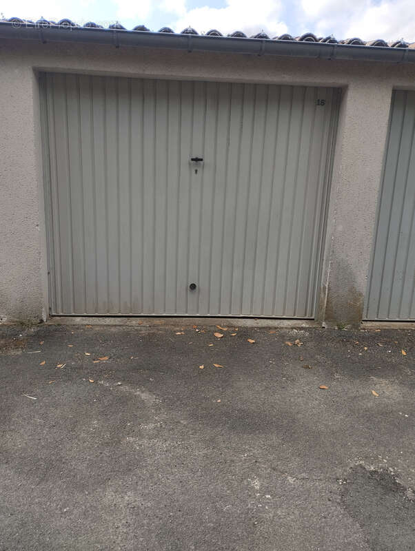 Parking à ROCHEFORT