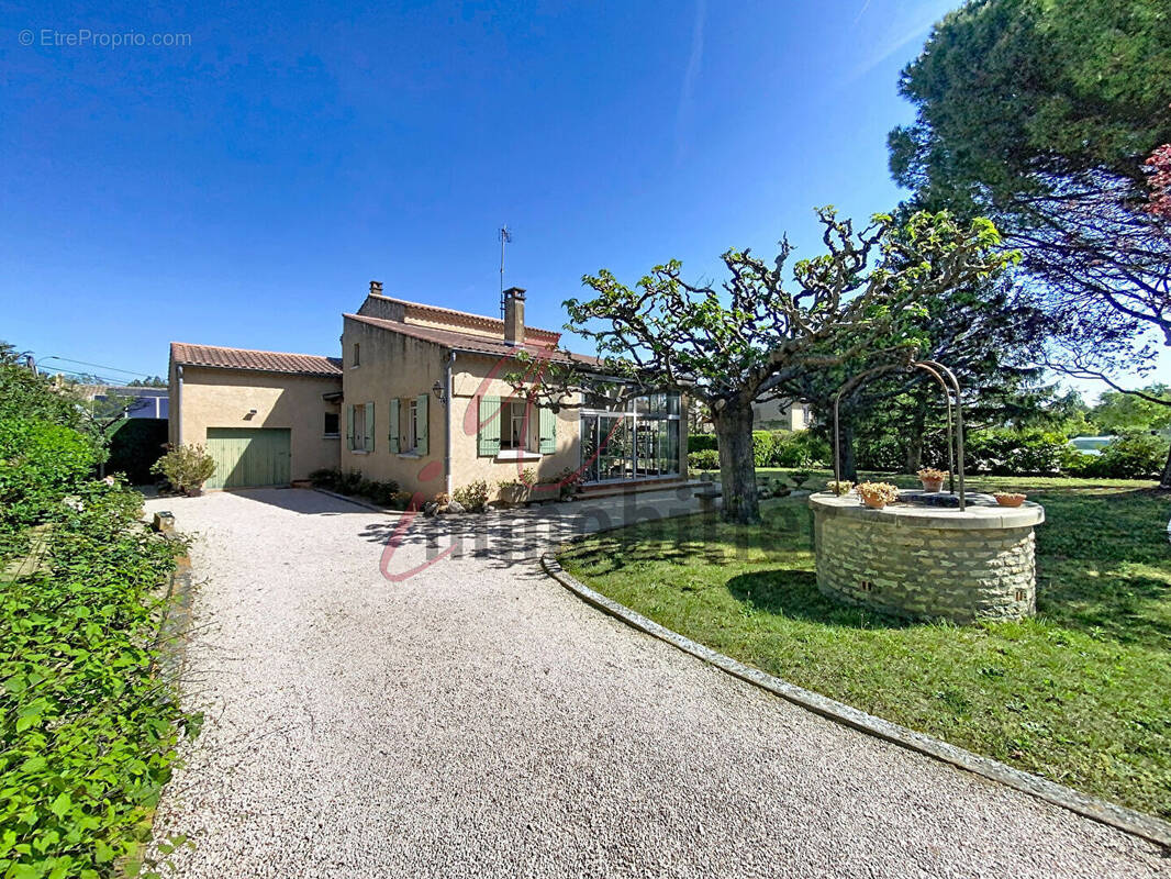 Maison à ROBION