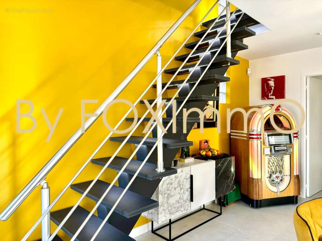 Maison à SAINT-LAURENT-DU-VAR