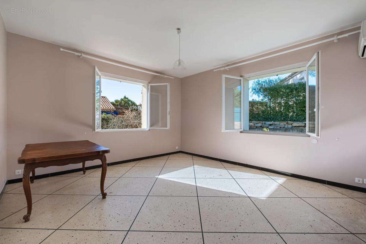 Appartement à SAINT-RAPHAEL