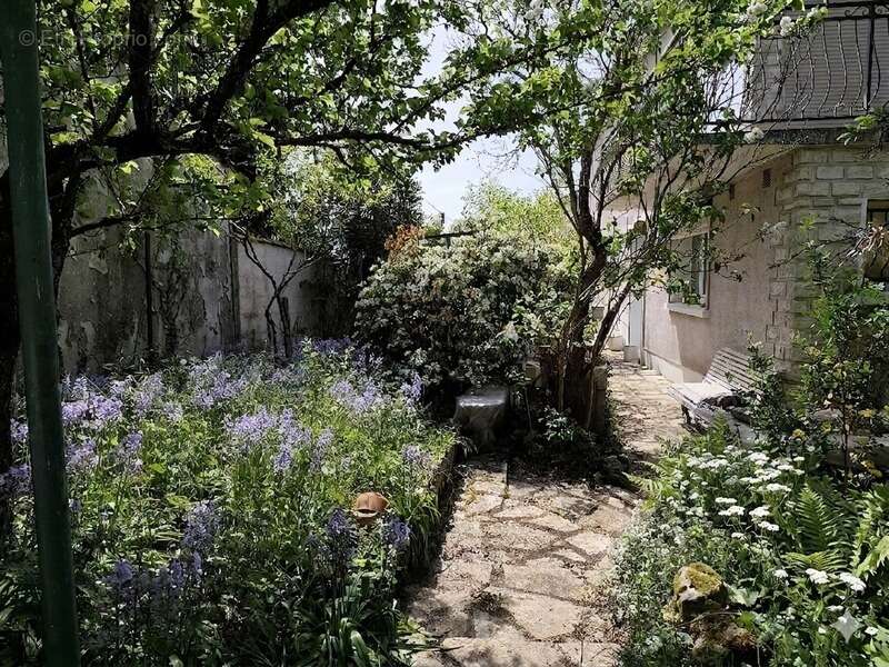 Maison à L'ISLE-D'ESPAGNAC