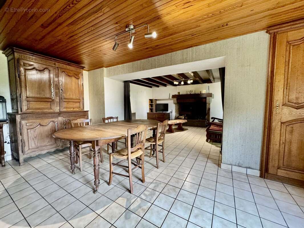 Maison à SAINT-GERVAIS-D'AUVERGNE