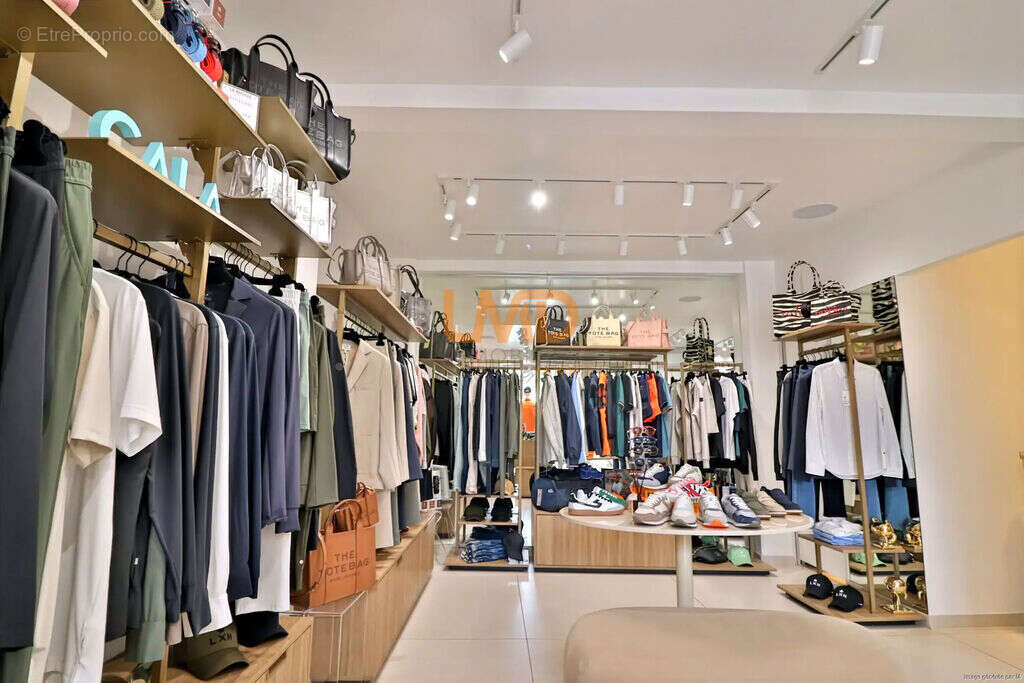 Commerce à SANARY-SUR-MER