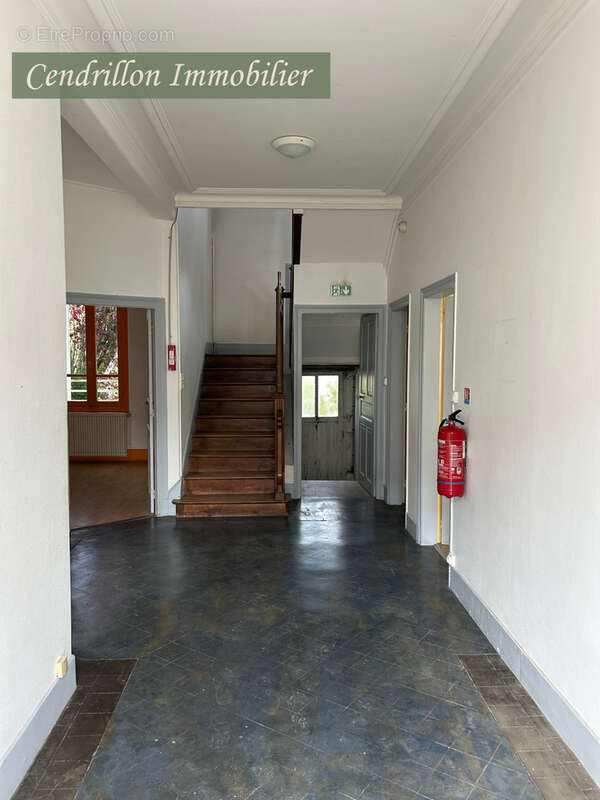 Maison indépendante   182 m2 habitables   5 chambres   garage   terrain de 515 m2 - photo 2