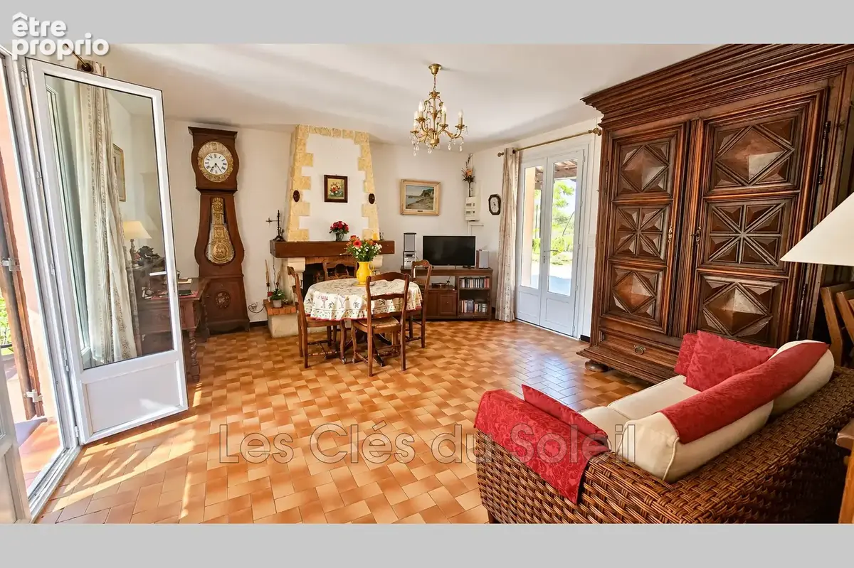 Maison 4 pièces 95 m² à vendre à Vins-Sur-Caramy (83170) - photo 3