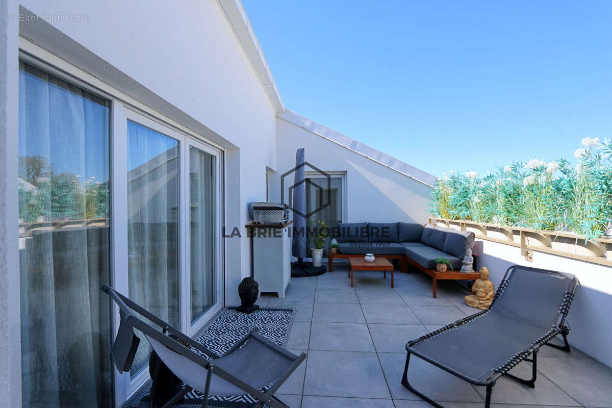 Appartement à BRIE-COMTE-ROBERT