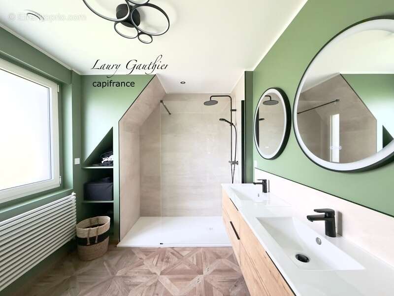 Maison à LA CHAPELLE-D'ARMENTIERES